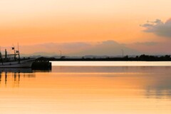 明るい遠景富士