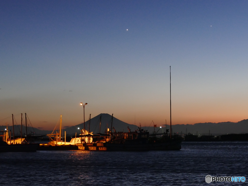 夕景・・・星と船と富士山と