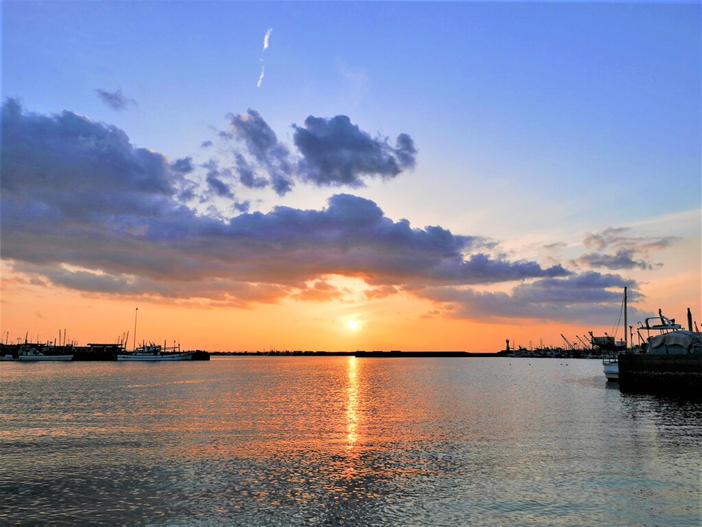 青い空・狭間の輝き・光る泡粒