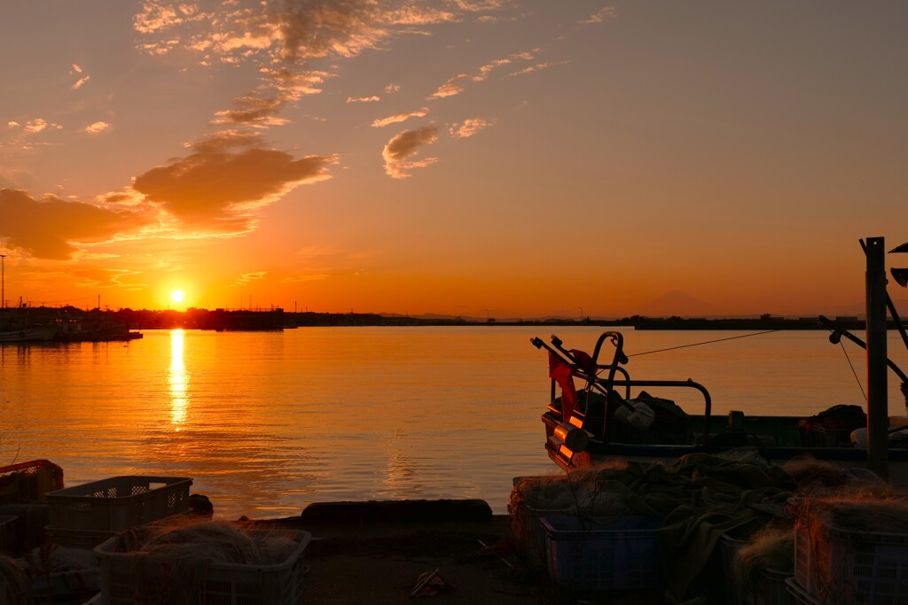 漁港の夕陽