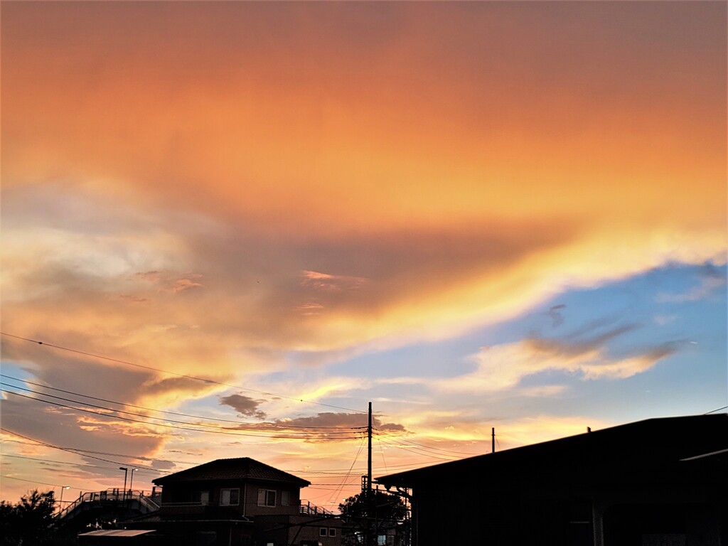 残暑の夕焼け・・墓参りの後に