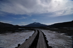 燧ケ岳へ伸びる木道