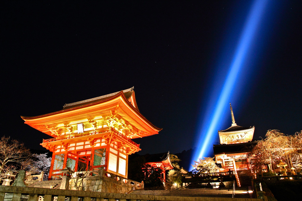 清水寺-夜の特別拝観（春）-仁王門