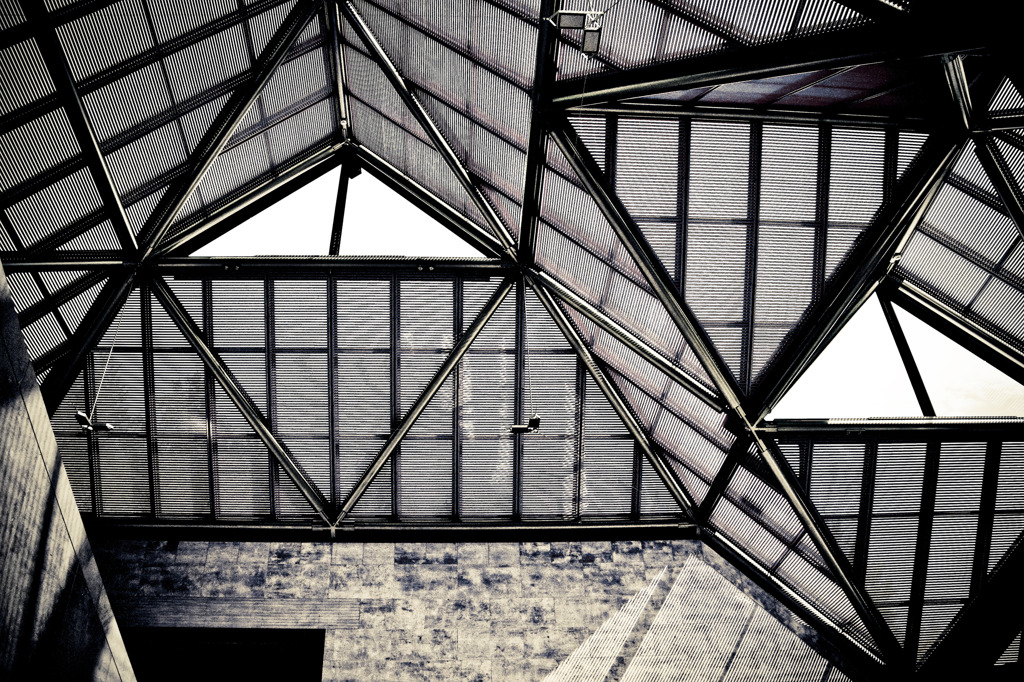 in the truss space ②