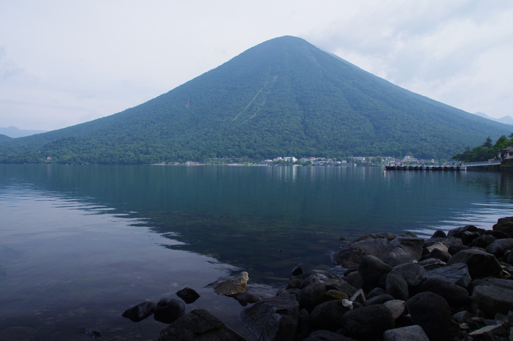 男体山