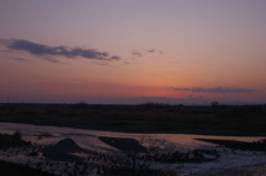 川原と夕焼け