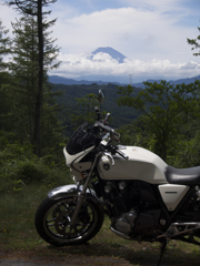 CB1100と富士山2