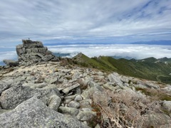 金峰山頂上・鉄山・朝日岳・富士山