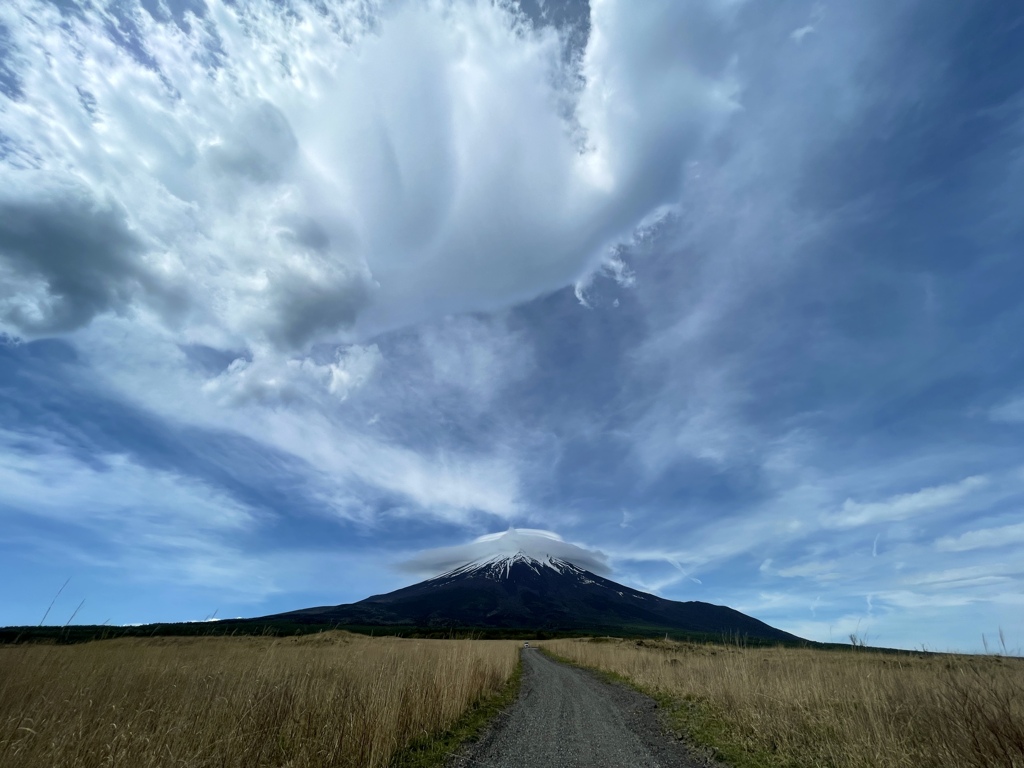 富士山　傘雲2