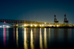 大阪南港　湾岸線赤橋と艀
