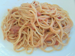 うにトマトクリームパスタ