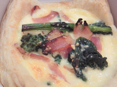 菜の花とベーコンのキッシュ
