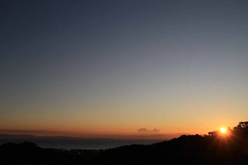 駿河湾　夜明け