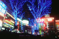 新宿駅前のイルミネーション