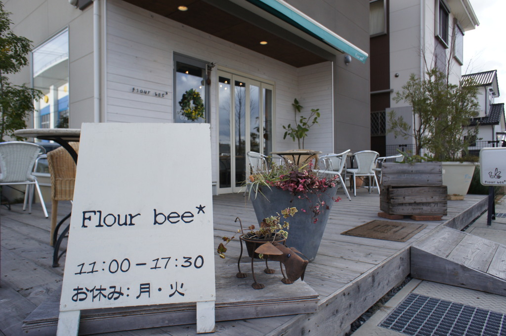 Cafe 「Flour Bee」