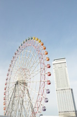 「春の空と観覧車」