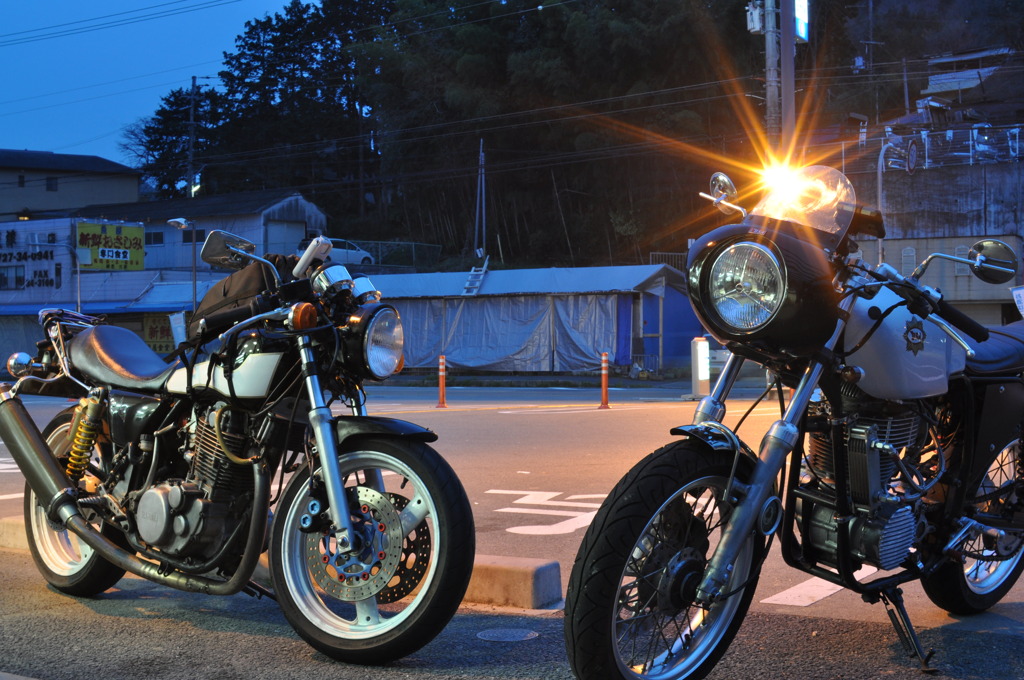 YAMAHA SRとBSA SR