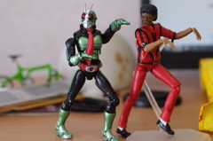 マイケルジャクソンと仮面ライダーの舞