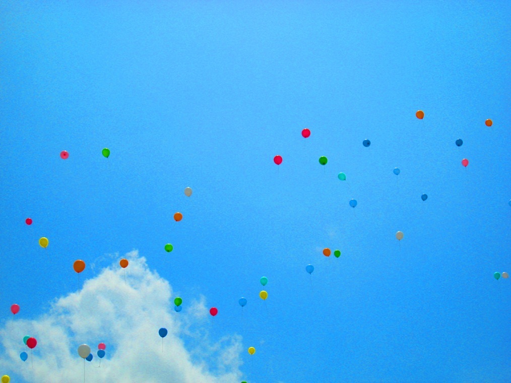 空　雲　風船