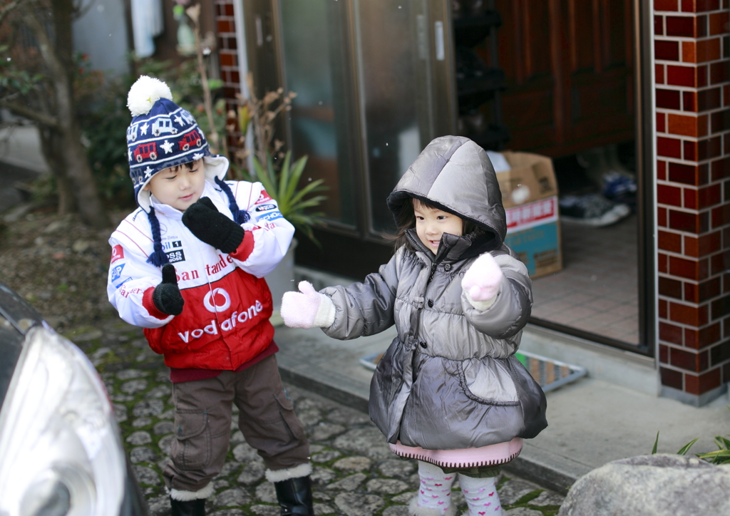 「お兄ちゃん雪よ!」