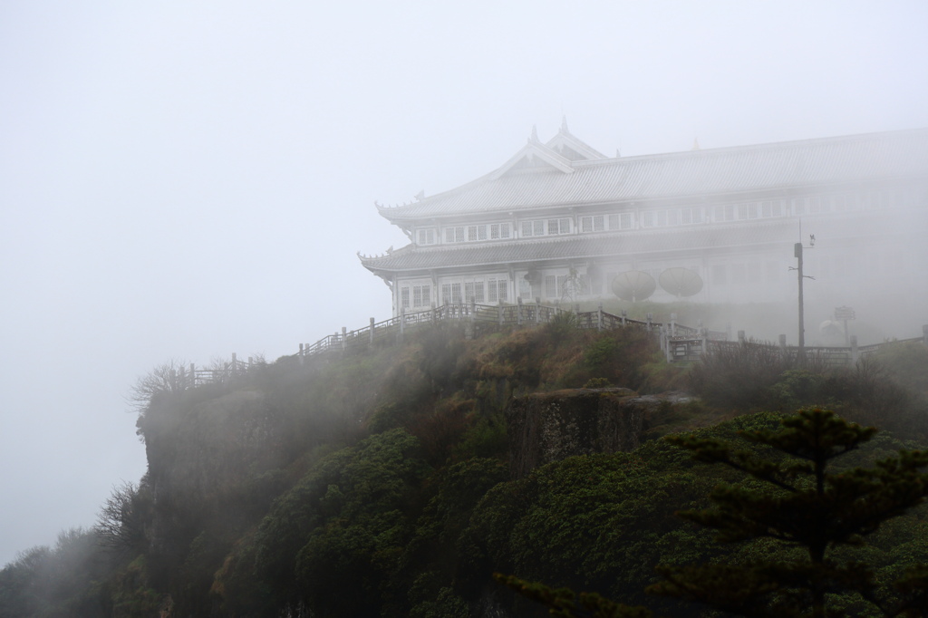 峨眉山の霧