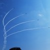 空を斬る