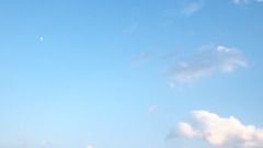 月