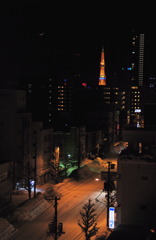 テレビ塔と月