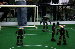 ヒト型ロボット