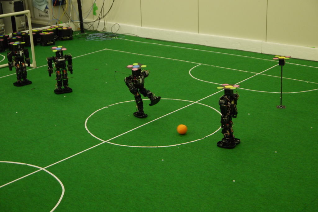 ヒト型ロボット