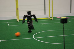 ヒト型ロボット