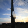 夕方の家の前