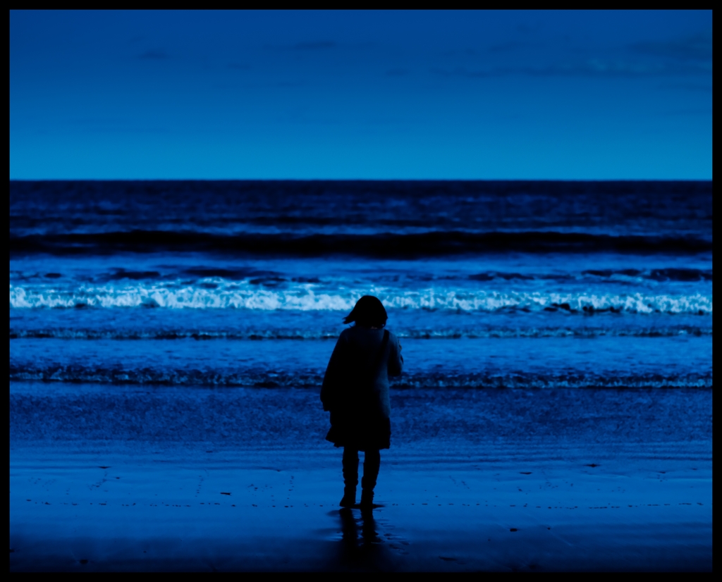 蒼黒の海