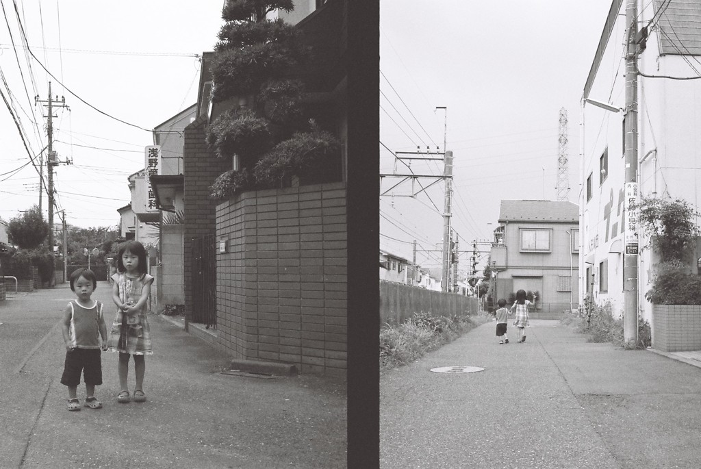 姉と弟の組写真。