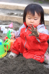 お砂場楽しいなぁ!