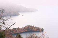 霧の中禅寺湖