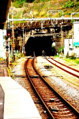 トンネルの向こうは・・・・・