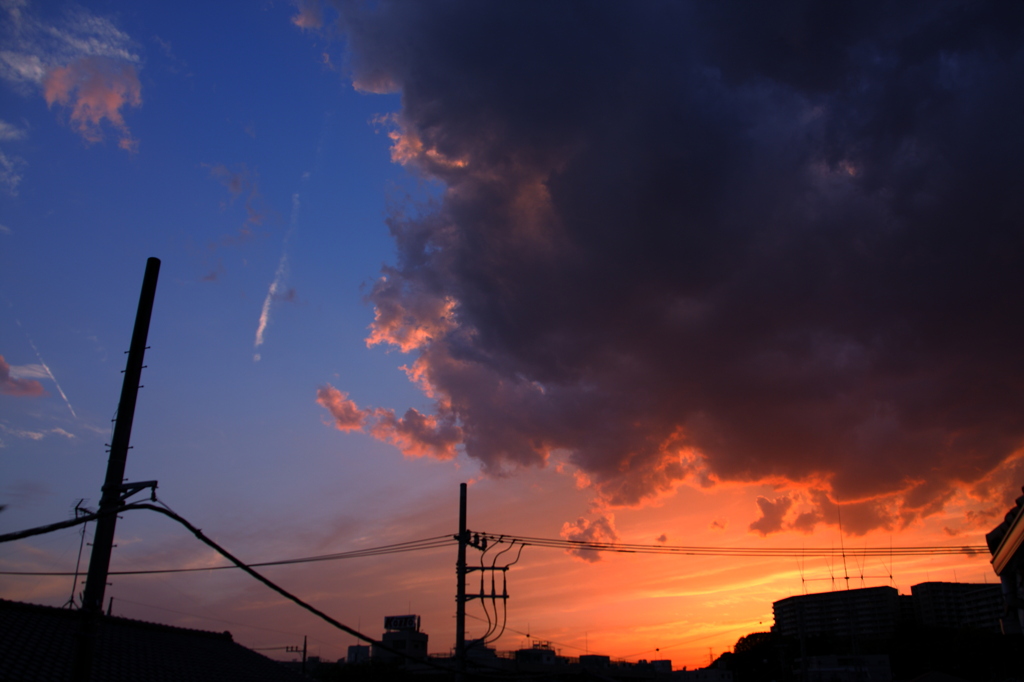 空と雲　～青とオレンジの共演