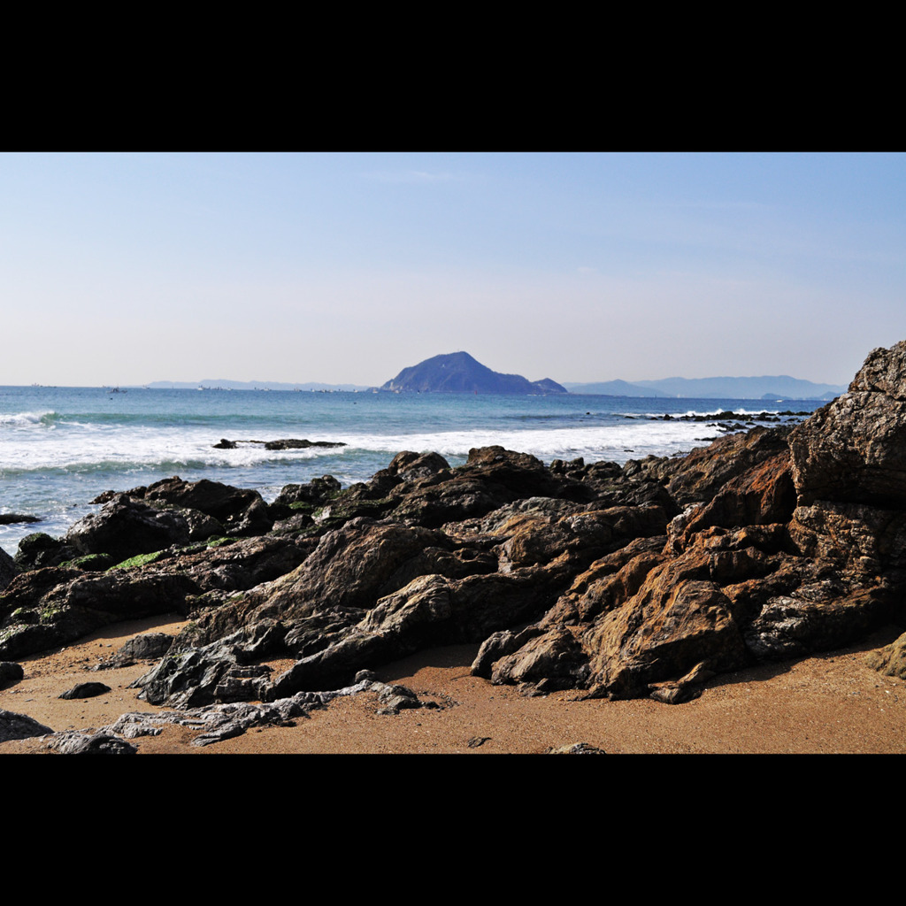 海辺の岩