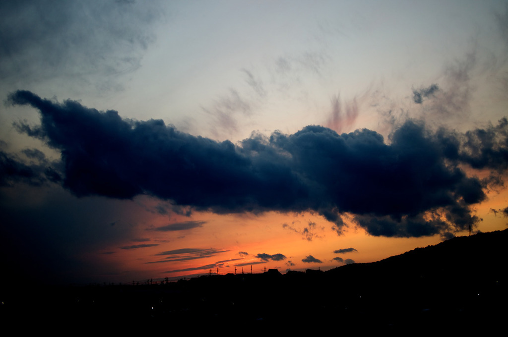 重そうな雲
