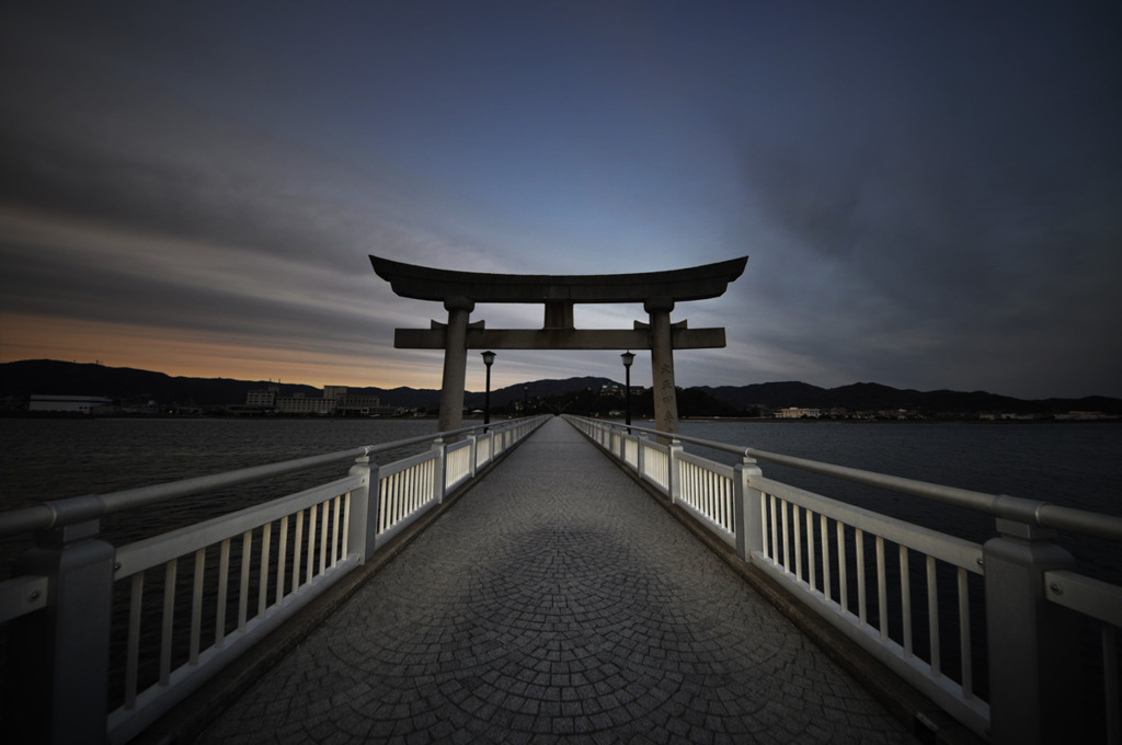 竹島　鳥居