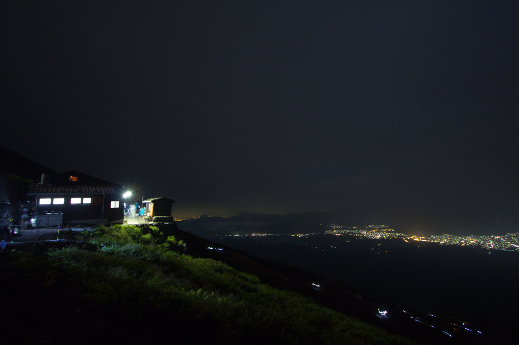 山小屋からの夜景
