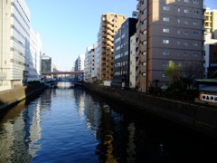 秋葉原ある静かな橋と川