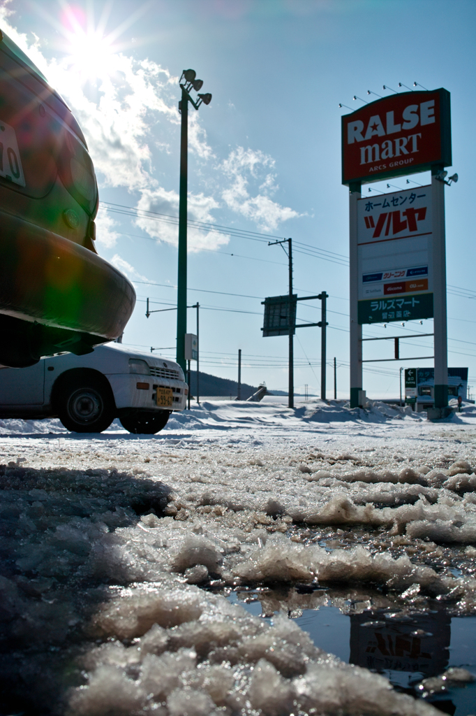 駐車場(雪解)