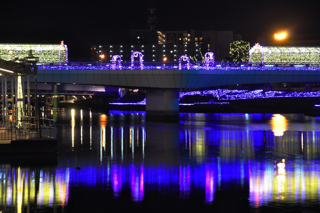 The glow of the waterside　