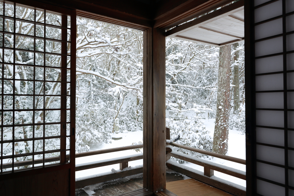 額縁ごしの雪景色