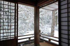 額縁ごしの雪景色