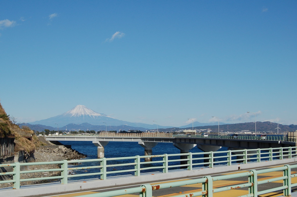 風車02富士山と中島浄水場風車（右端）