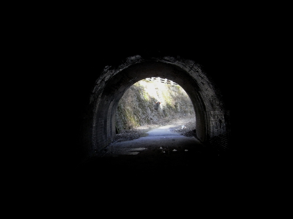 廃トンネル2