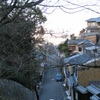 早朝の清水寺前（２）